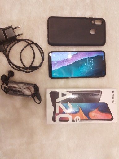 Zdjęcie oferty: Samsung Galaxy A20e