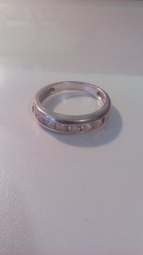 Zdjęcie oferty: Pierścionek srebrny z cyrkoniami lata 90te