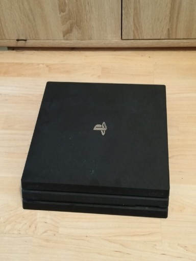 Zdjęcie oferty: Konsola PS4 PRO 1TB