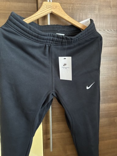 Zdjęcie oferty: Spodnie dresowe Nike air m/s new max