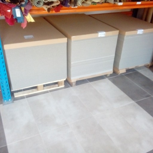 Zdjęcie oferty: TEKTURA INTROLIGATORSKA SZARA 700x1000 2,5mm 25sz 