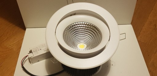 Zdjęcie oferty: Lampa oprawa LED biała 40W 3000K