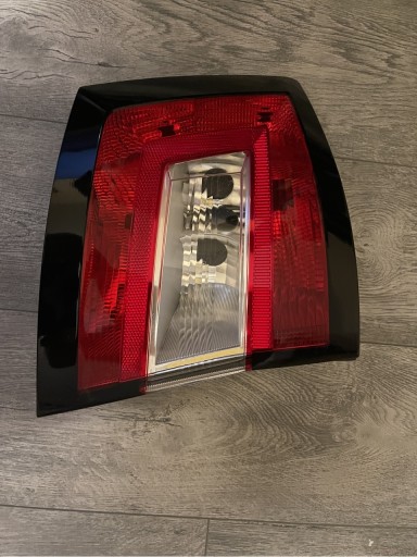 Zdjęcie oferty: Lampa tylna lewa Skoda Fabia iii kombi