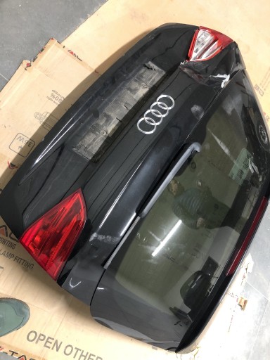 Zdjęcie oferty: Klapa bagażnika audi a4b8 2009rok