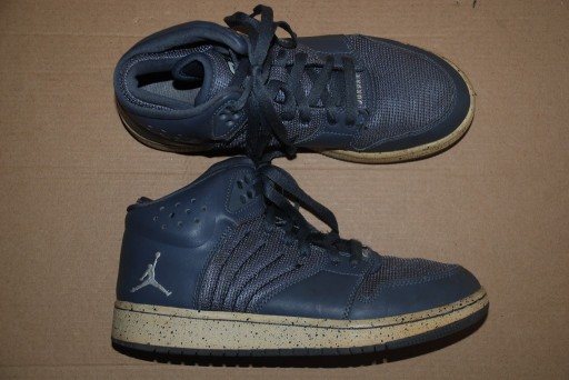 Zdjęcie oferty: Buty Nike Jordan "23", r. 38,5.