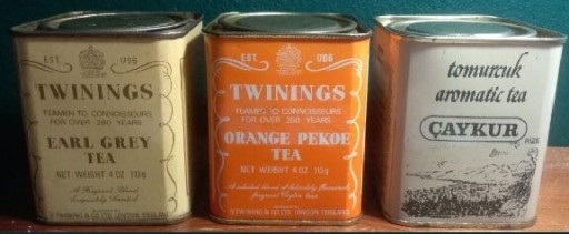 Zdjęcie oferty: Stare puszki blaszane po herbacie Twinings PRL