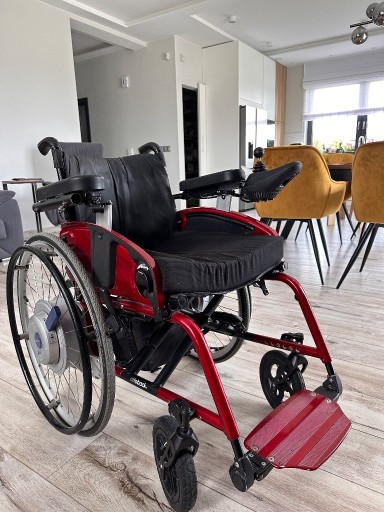 Zdjęcie oferty: Wózek inwalidzki elektryczny, ultra lekki, mobilny