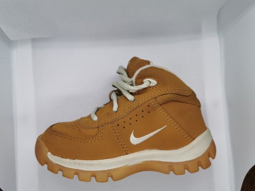 Zdjęcie oferty: Buty NIKE dziecięce rozmiar 22