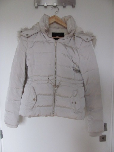 Zdjęcie oferty: Biała ciepła kurtka z kapturem
