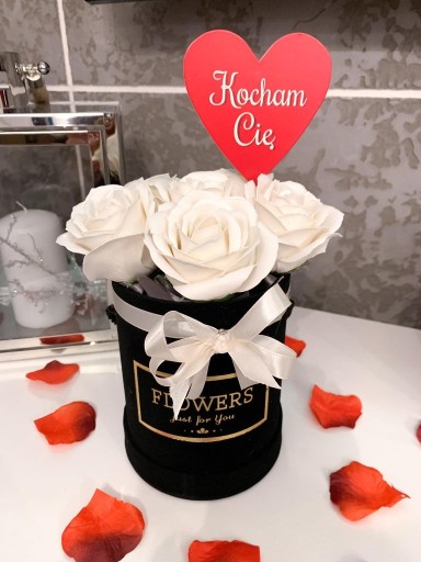 Zdjęcie oferty: Przepiękny Flower Box Walentynki Wieczne Róże!