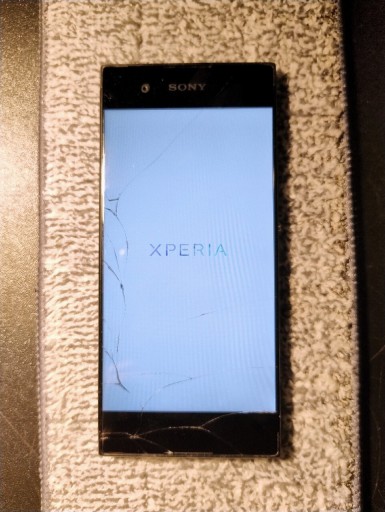 Zdjęcie oferty: Ekran zbitek do Sony Xperia XA1