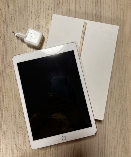 Zdjęcie oferty: iPad 6 gen., 128Gb, wi-fi, złoty