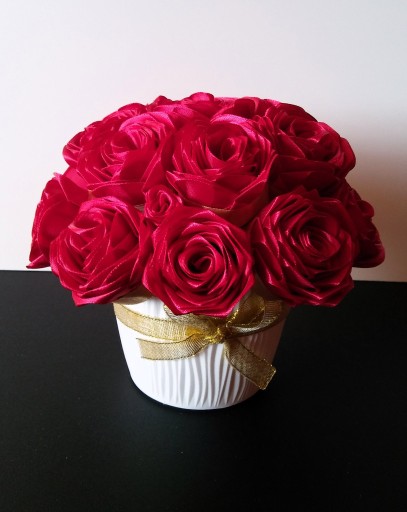 Zdjęcie oferty: Flower box - róże z satyny, rękodzieło