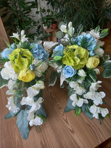 Zdjęcie oferty: Stroik na grób cmentarz  wiązanka z flakonem