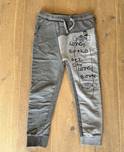 Zdjęcie oferty: Spodnie dresowe haremki 134 cm