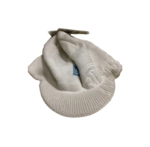 Zdjęcie oferty: Nowa biała czapka zimowa z daszkiem Prosto