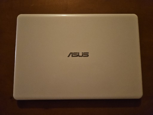 Zdjęcie oferty: Asus e406s Laptop/Netbook 4gb ram/32 gb. Super Stan