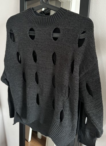 Zdjęcie oferty: H&M sweter dziurkowany XXS