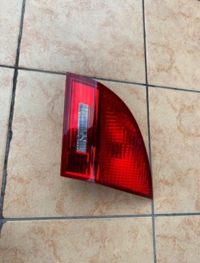 Zdjęcie oferty: Lampa prawy tył w klapę Kia Venga 92406-1P000