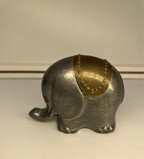 Zdjęcie oferty: figurka słonik na szczęście kolor srebrno-złoty
