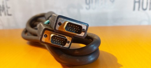 Zdjęcie oferty: Nowy kabel VGA -> VGA w grubym gumowym oplocie