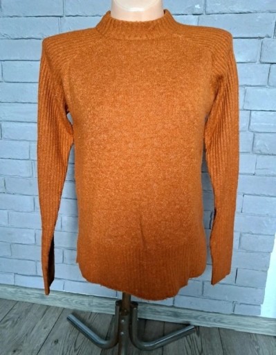 Zdjęcie oferty: Śliczny sweterek YAS rozmiar 36 S 8 piękny kolor 