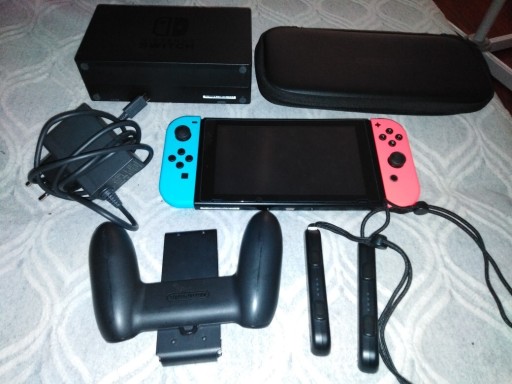 Zdjęcie oferty: Nintendo switch stan jak nowy! Brak kabla hdmi. 