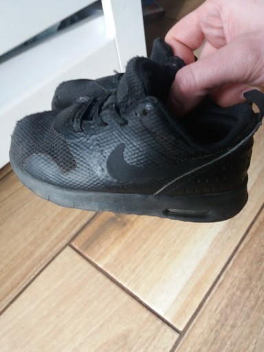 Zdjęcie oferty: Buty dziecięce Nike Air Max r. 25