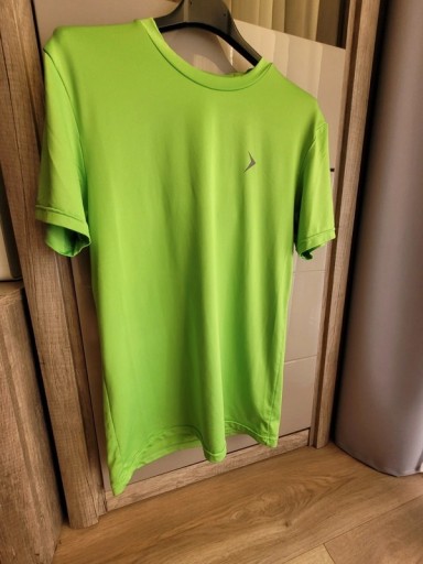 Zdjęcie oferty: Zielony T-shirt outhorn roz. S