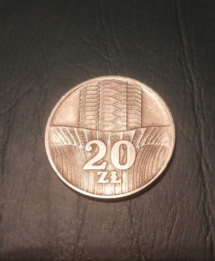 Zdjęcie oferty: Moneta 20 zł Wieżowiec i kłosy PRL 1974 rok