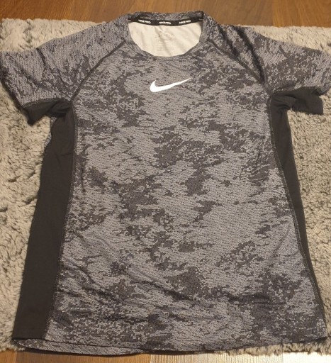Zdjęcie oferty: Koszulka treningowa Nike
