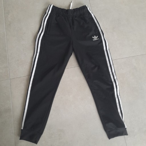 Zdjęcie oferty: Adidas spodnie 152