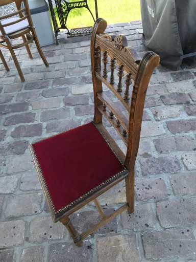 Zdjęcie oferty: Stare stylowe  krzesła kpl 6 szt