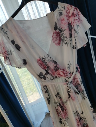 Zdjęcie oferty: Plisowana sukienka w kwiaty M