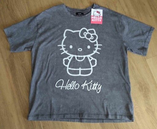 Zdjęcie oferty: Damski bawełniany T-shirt Hello Kitty r. 40/L