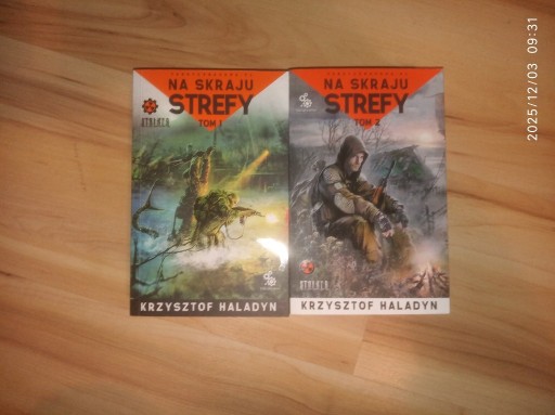 Zdjęcie oferty: Na skraju strefy Tom 1 + 2 - Krzysztof Haladyn (Fabryczna Zona)