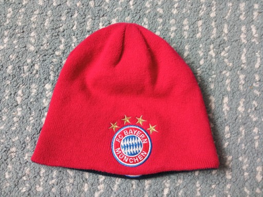 Zdjęcie oferty: FC Bayern Munich Czapka zimowa dla dziecka 4/5 lat