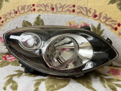Zdjęcie oferty: Prawa lampa Renault Twingo II