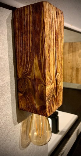 Zdjęcie oferty: Ręcznie robiony drewniany kinkiet naścienny