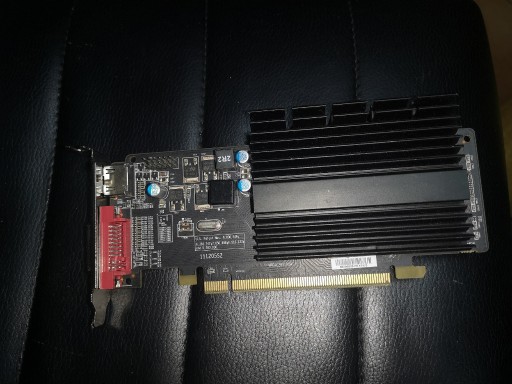 Zdjęcie oferty: Karta graficzna XFX Radeon HD5450 1 GB Niski profi