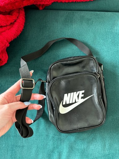 Zdjęcie oferty: Nike mała torebka saszetka uniseks