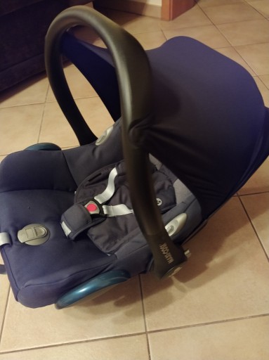 Zdjęcie oferty: Fotelik samochodowy Maxi Cosi Cabrio Fix 0-13 kg