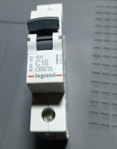 Zdjęcie oferty: RX3 c16 Legrand 4192 02 Wyprzedaż 