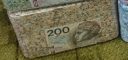 Zdjęcie oferty: Brykiet z banknotów zniszczonych 200zł NBP i PWPW