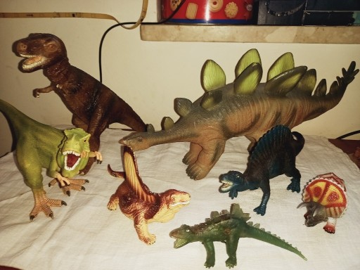 Zdjęcie oferty: SCHLEICH: Zestaw siedmiu firmowych Dinozaurów