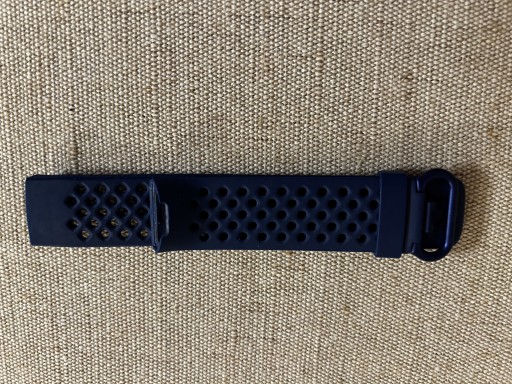 Zdjęcie oferty: Pasek do zegarka Fitbit Charge granatowy roz. S