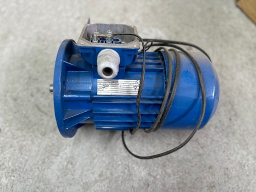 Zdjęcie oferty: Silnik elektryczny SBMKg 0,55 kW