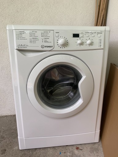 Zdjęcie oferty: Pralka indesit IWSD 51252