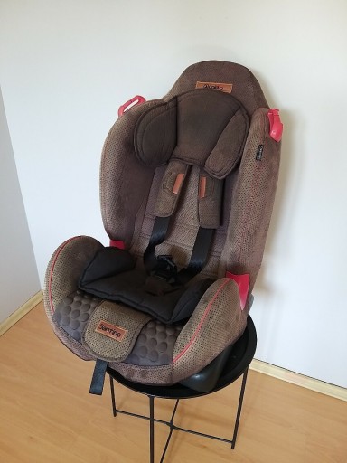 Zdjęcie oferty: Fotelik samochodowy Coletto Santino. Waga 9-25 kg.