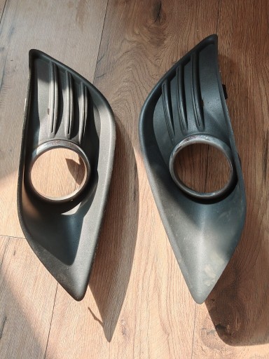 Zdjęcie oferty: Ford Focus mk2 fl ramki halogenów